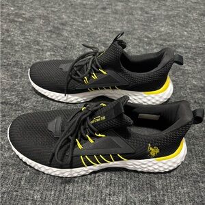 Polo Ralph Lauren Running Shoes Mens Size10.5 
Black and Yellow Used
